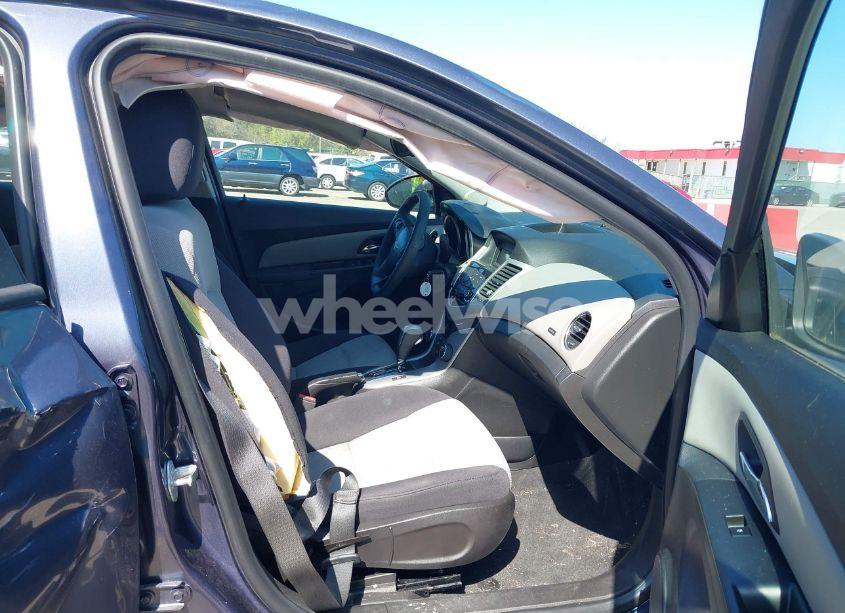 Photo 5 of 2013 Chevrolet Cruze LS AUTO (VIN 1G1PA5SH1D7314922)