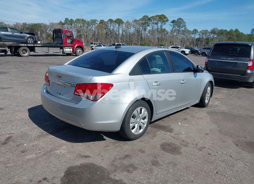Photo 4 of 2014 Chevrolet Cruze LS AUTO (VIN 1G1PA5SH1E7192340)