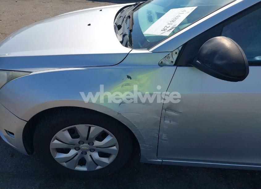 Photo 6 of 2014 Chevrolet Cruze LS AUTO (VIN 1G1PA5SH1E7192340)