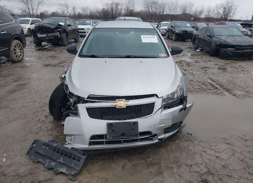 Photo 13 of 2014 Chevrolet Cruze LS AUTO (VIN 1G1PA5SH1E7280076)
