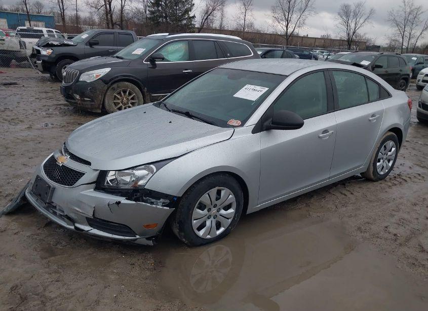 Photo 2 of 2014 Chevrolet Cruze LS AUTO (VIN 1G1PA5SH1E7280076)
