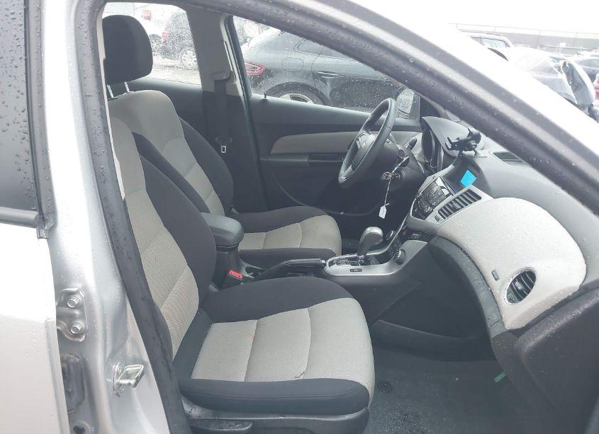 Photo 5 of 2014 Chevrolet Cruze LS AUTO (VIN 1G1PA5SH1E7280076)