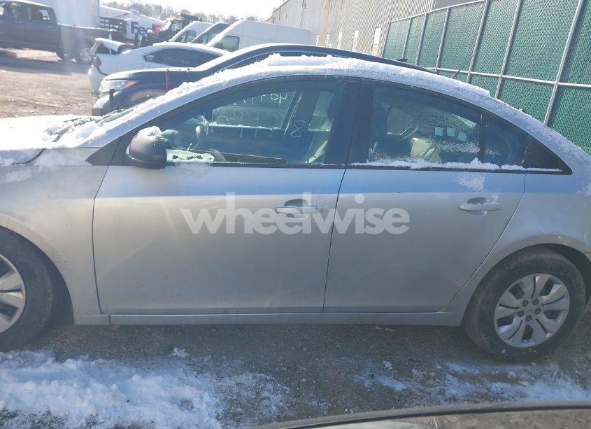 Photo 14 of 2014 Chevrolet Cruze LS AUTO (VIN 1G1PA5SH1E7302447)