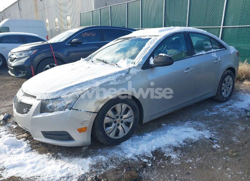 Photo 2 of 2014 Chevrolet Cruze LS AUTO (VIN 1G1PA5SH1E7302447)