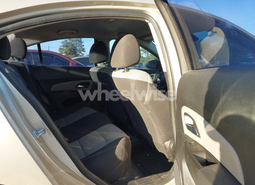 Photo 8 of 2014 Chevrolet Cruze LS AUTO (VIN 1G1PA5SH1E7340230)