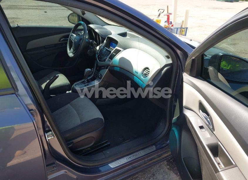 Photo 5 of 2014 Chevrolet Cruze LS AUTO (VIN 1G1PA5SH1E7344701)