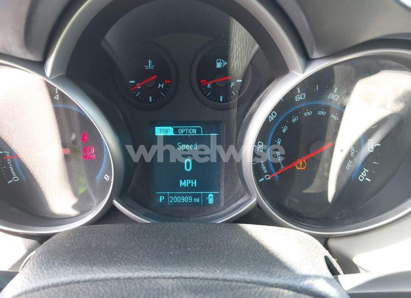 Photo 7 of 2014 Chevrolet Cruze LS AUTO (VIN 1G1PA5SH1E7344701)