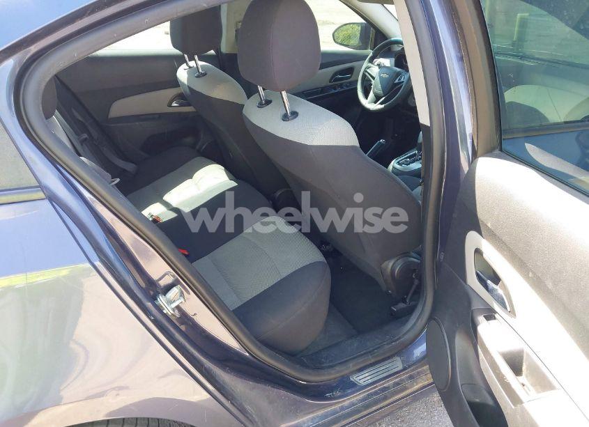 Photo 8 of 2014 Chevrolet Cruze LS AUTO (VIN 1G1PA5SH1E7344701)