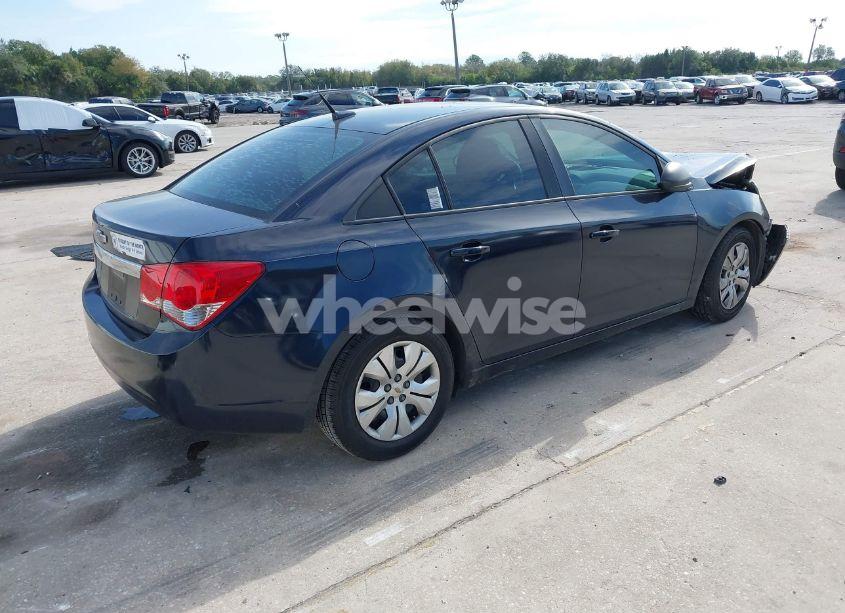 Photo 4 of 2014 Chevrolet Cruze LS AUTO (VIN 1G1PA5SH1E7434317)