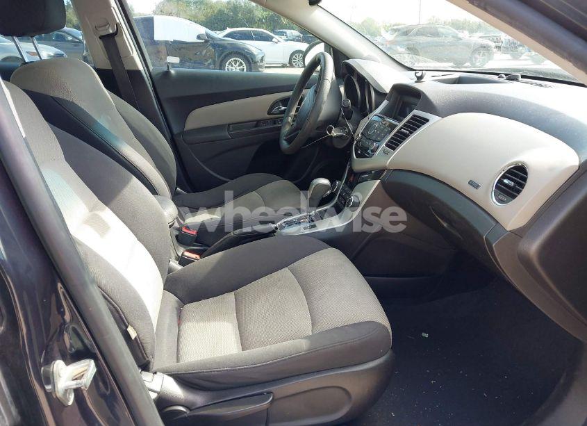 Photo 5 of 2014 Chevrolet Cruze LS AUTO (VIN 1G1PA5SH1E7434317)