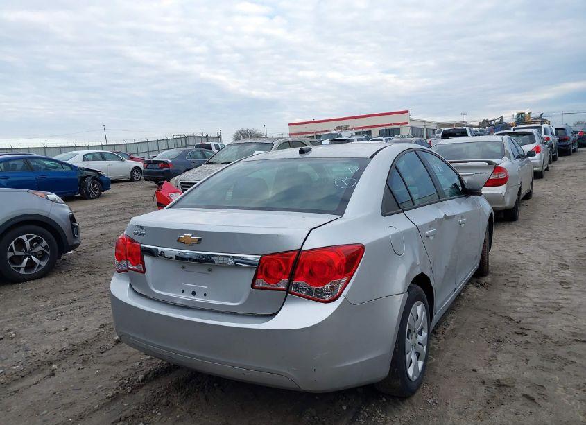 Photo 4 of 2014 Chevrolet Cruze LS AUTO (VIN 1G1PA5SH1E7465552)