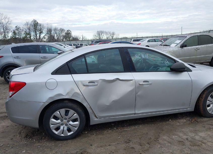 Photo 5 of 2014 Chevrolet Cruze LS AUTO (VIN 1G1PA5SH1E7465552)