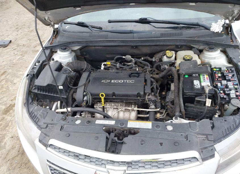 Photo 9 of 2014 Chevrolet Cruze LS AUTO (VIN 1G1PA5SH1E7465552)