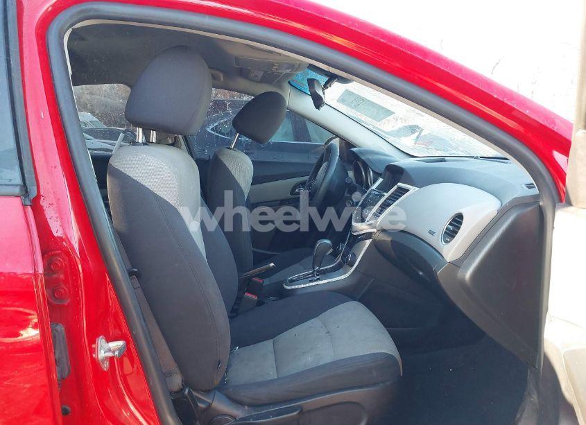 Photo 5 of 2014 Chevrolet Cruze LS AUTO (VIN 1G1PA5SH1E7467043)