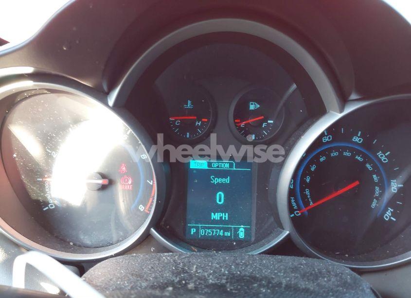 Photo 7 of 2014 Chevrolet Cruze LS AUTO (VIN 1G1PA5SH1E7467043)