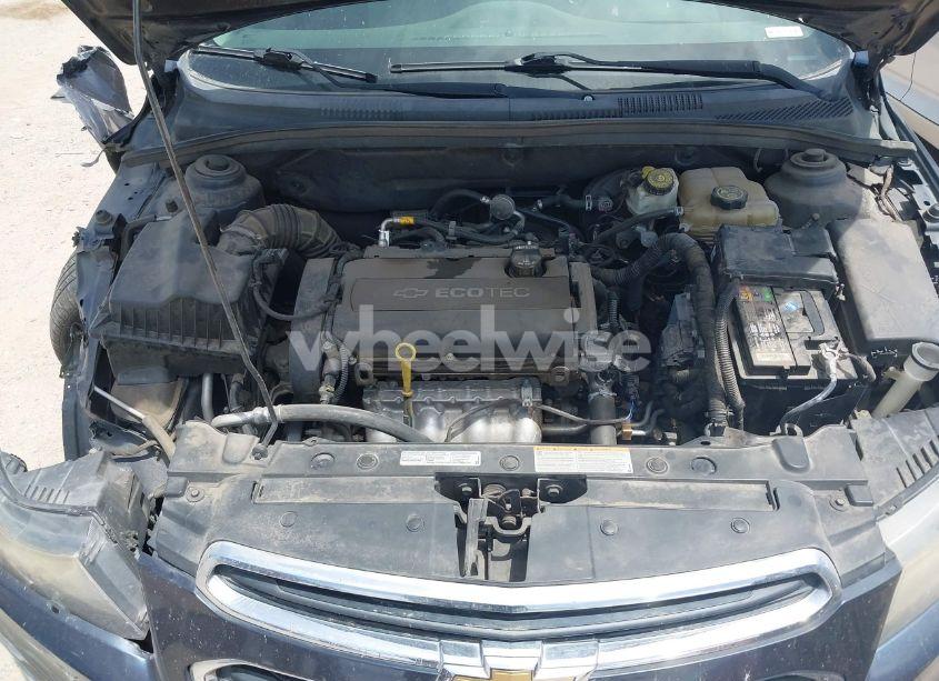 Photo 10 of 2015 Chevrolet Cruze LS AUTO (VIN 1G1PA5SH1F7103464)