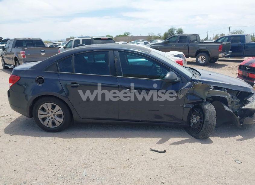 Photo 14 of 2015 Chevrolet Cruze LS AUTO (VIN 1G1PA5SH1F7103464)