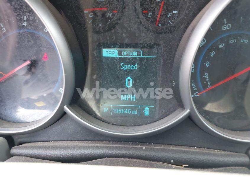 Photo 16 of 2015 Chevrolet Cruze LS AUTO (VIN 1G1PA5SH1F7103464)