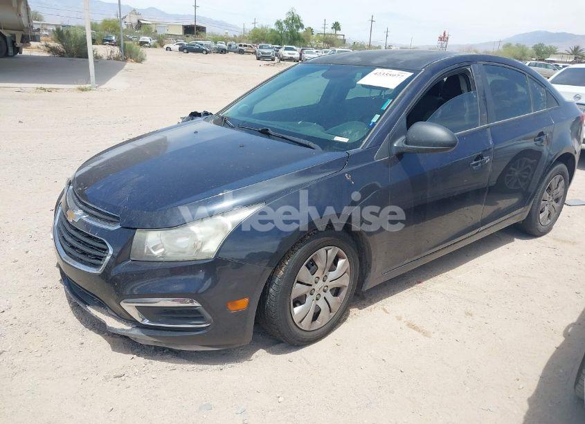 Photo 2 of 2015 Chevrolet Cruze LS AUTO (VIN 1G1PA5SH1F7103464)