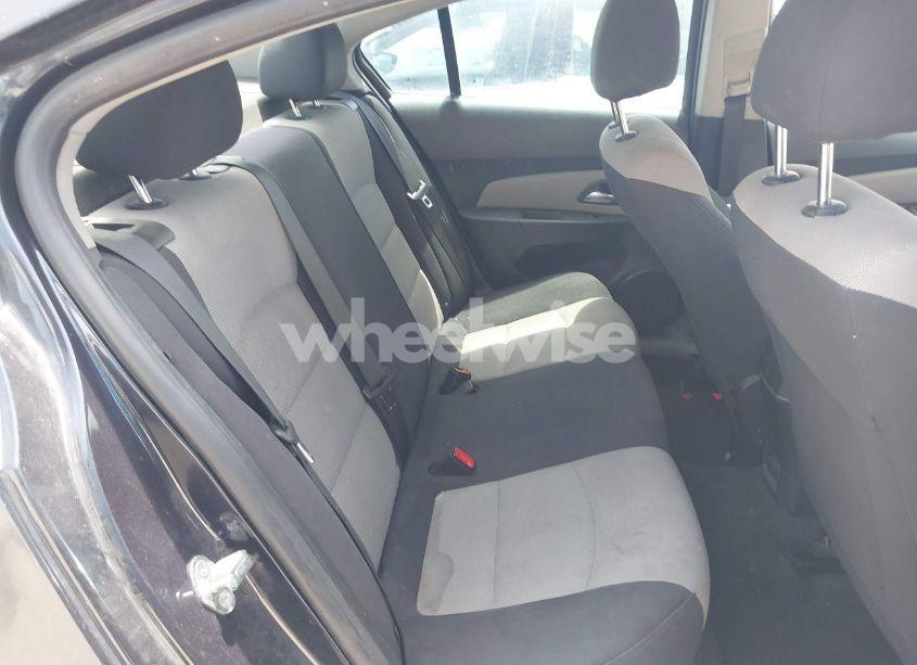 Photo 8 of 2015 Chevrolet Cruze LS AUTO (VIN 1G1PA5SH1F7103464)