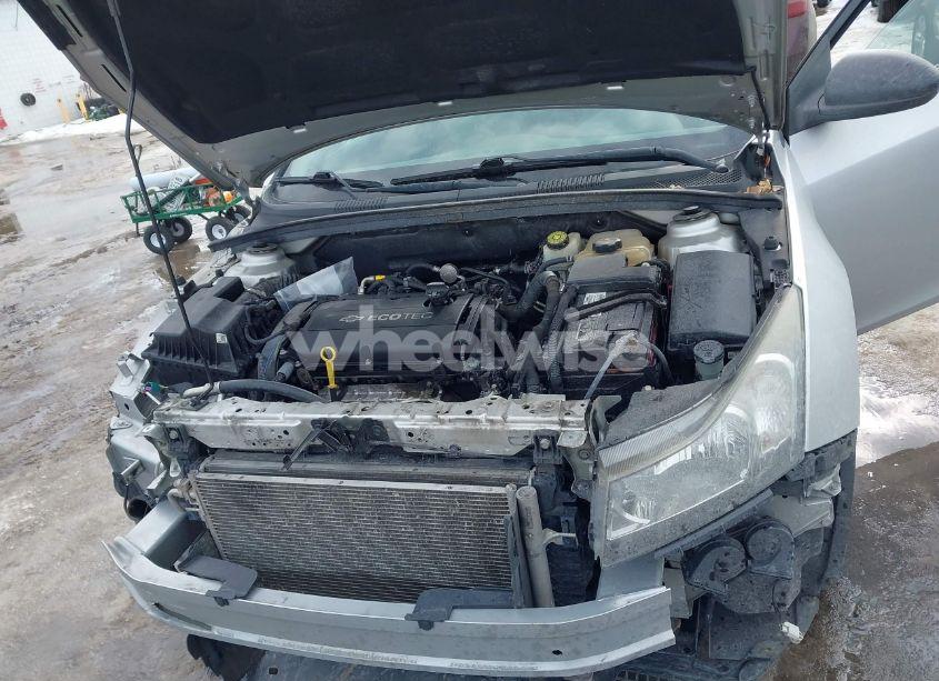 Photo 10 of 2015 Chevrolet Cruze LS AUTO (VIN 1G1PA5SH1F7202821)