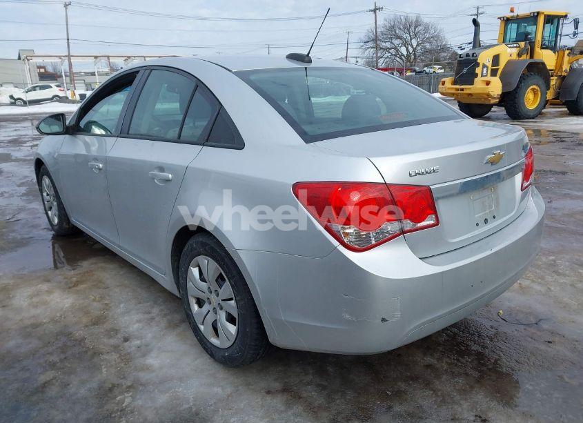 Photo 3 of 2015 Chevrolet Cruze LS AUTO (VIN 1G1PA5SH1F7202821)