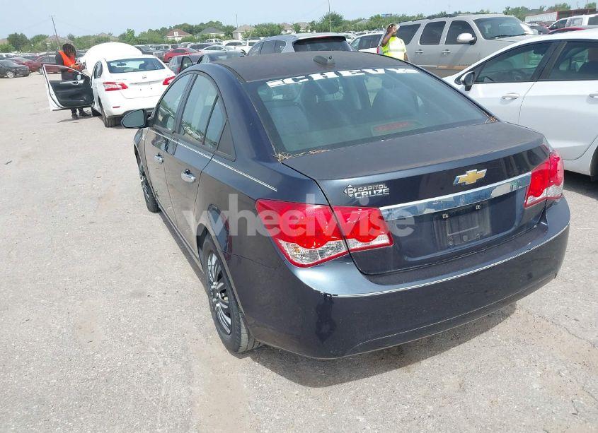 Photo 3 of 2015 Chevrolet Cruze LS AUTO (VIN 1G1PA5SH1F7283271)