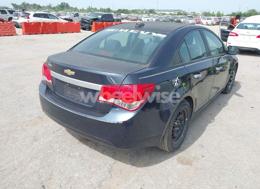 Photo 4 of 2015 Chevrolet Cruze LS AUTO (VIN 1G1PA5SH1F7283271)