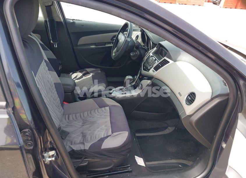 Photo 5 of 2015 Chevrolet Cruze LS AUTO (VIN 1G1PA5SH1F7283271)