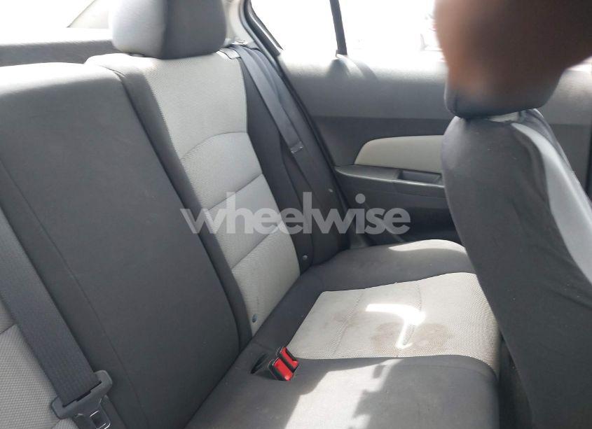 Photo 8 of 2015 Chevrolet Cruze LS AUTO (VIN 1G1PA5SH1F7283271)