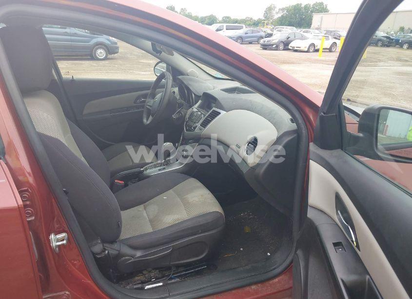 Photo 5 of 2013 Chevrolet Cruze LS AUTO (VIN 1G1PA5SH2D7180678)