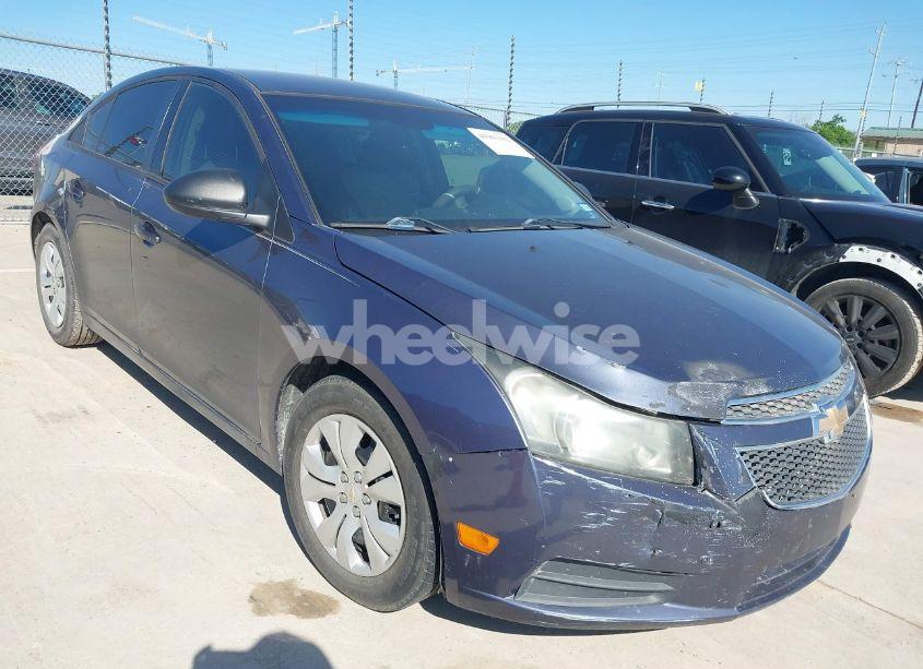 2013 Chevrolet Cruze LS AUTO (VIN 1G1PA5SH2D7212142) main photo