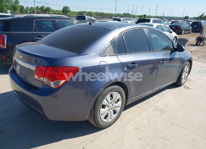 Photo 4 of 2013 Chevrolet Cruze LS AUTO (VIN 1G1PA5SH2D7212142)