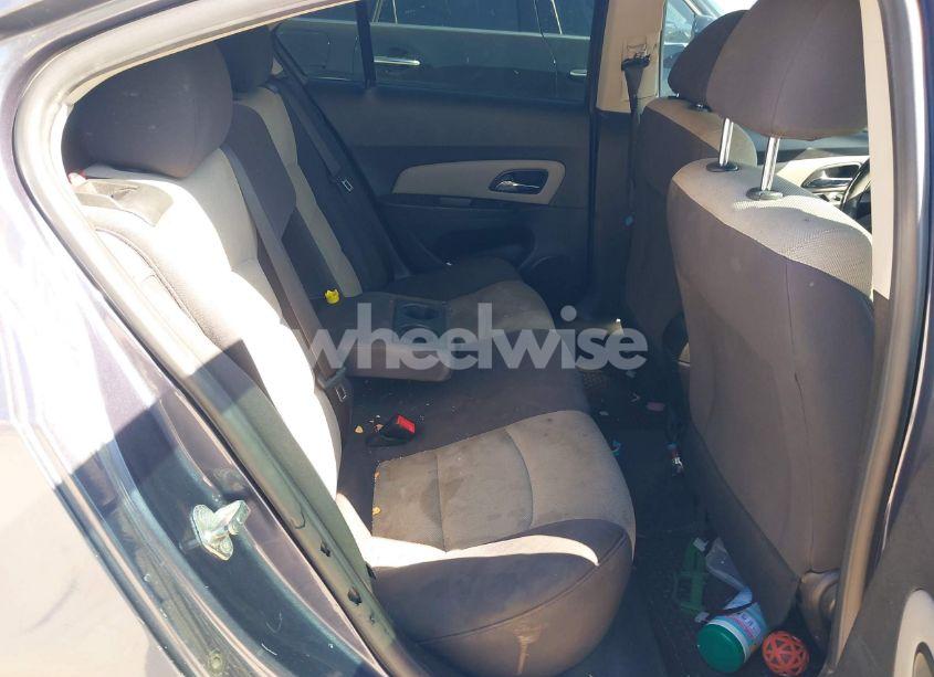 Photo 8 of 2013 Chevrolet Cruze LS AUTO (VIN 1G1PA5SH2D7212142)