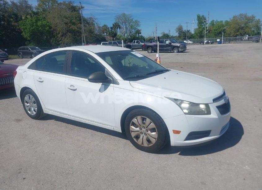 2013 Chevrolet Cruze LS AUTO (VIN 1G1PA5SH2D7229717) main photo