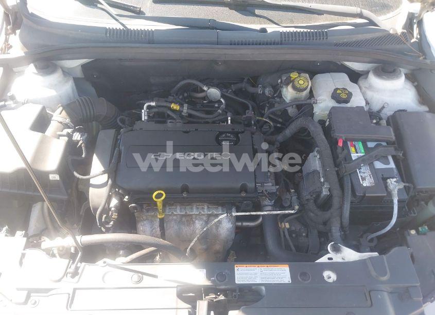 Photo 10 of 2013 Chevrolet Cruze LS AUTO (VIN 1G1PA5SH2D7229717)