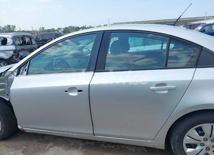 Photo 15 of 2013 Chevrolet Cruze LS AUTO (VIN 1G1PA5SH2D7288007)