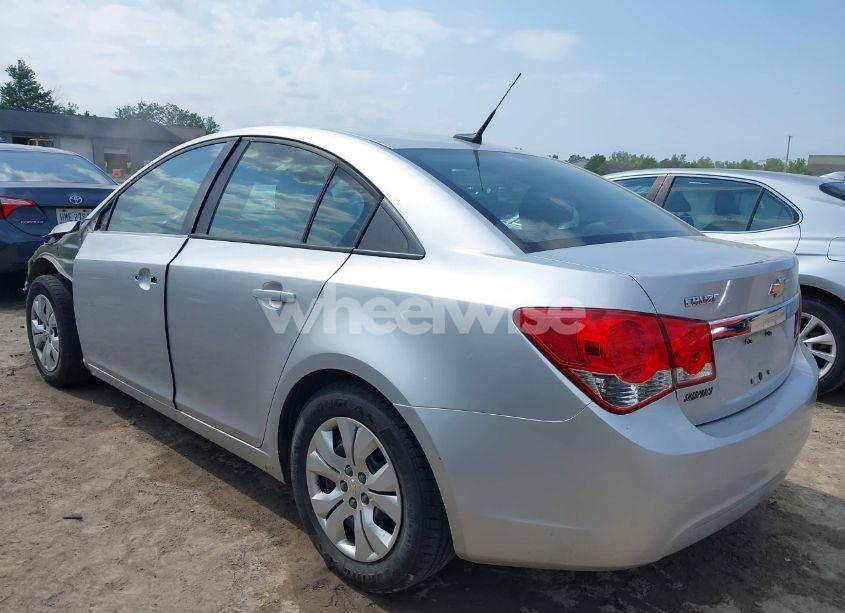 Photo 3 of 2013 Chevrolet Cruze LS AUTO (VIN 1G1PA5SH2D7288007)