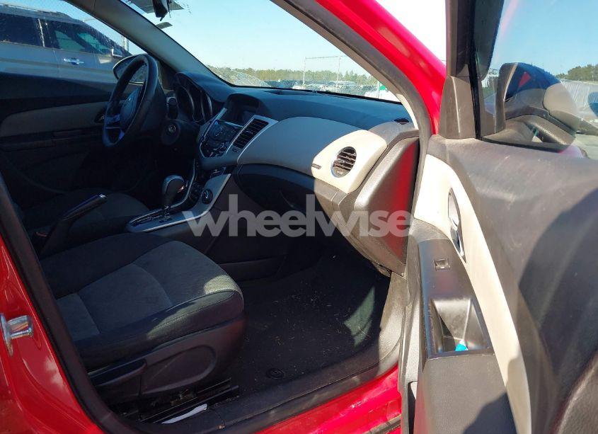 Photo 5 of 2014 Chevrolet Cruze LS AUTO (VIN 1G1PA5SH2E7140201)