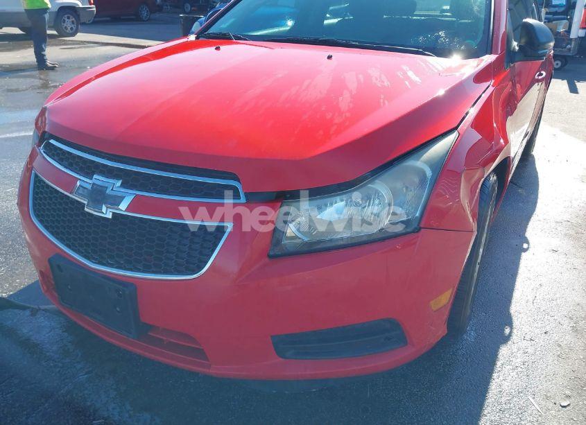 Photo 6 of 2014 Chevrolet Cruze LS AUTO (VIN 1G1PA5SH2E7140201)