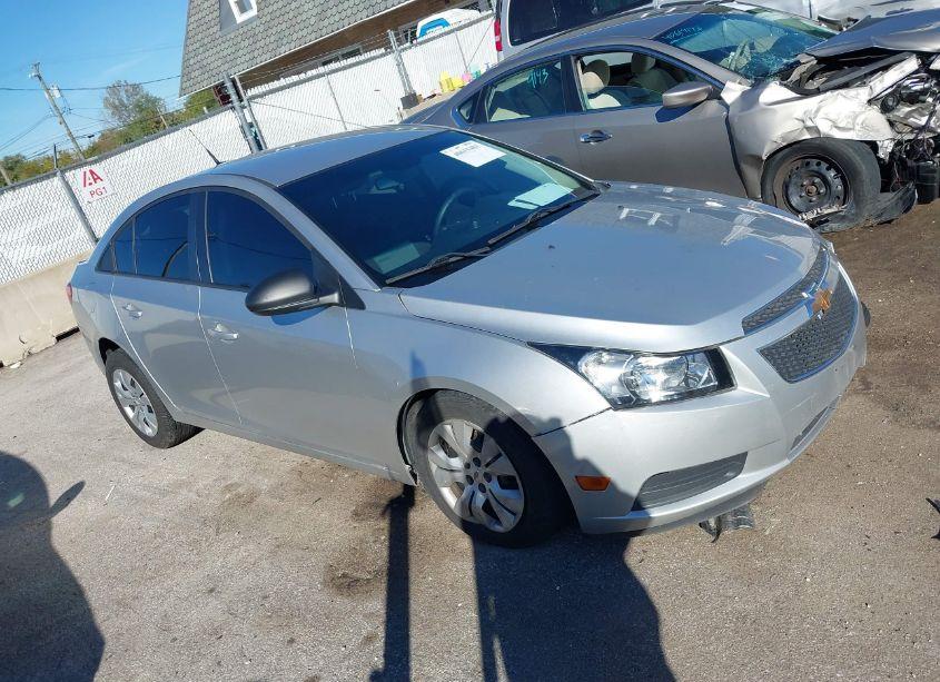2014 Chevrolet Cruze LS AUTO (VIN 1G1PA5SH2E7165681) main photo
