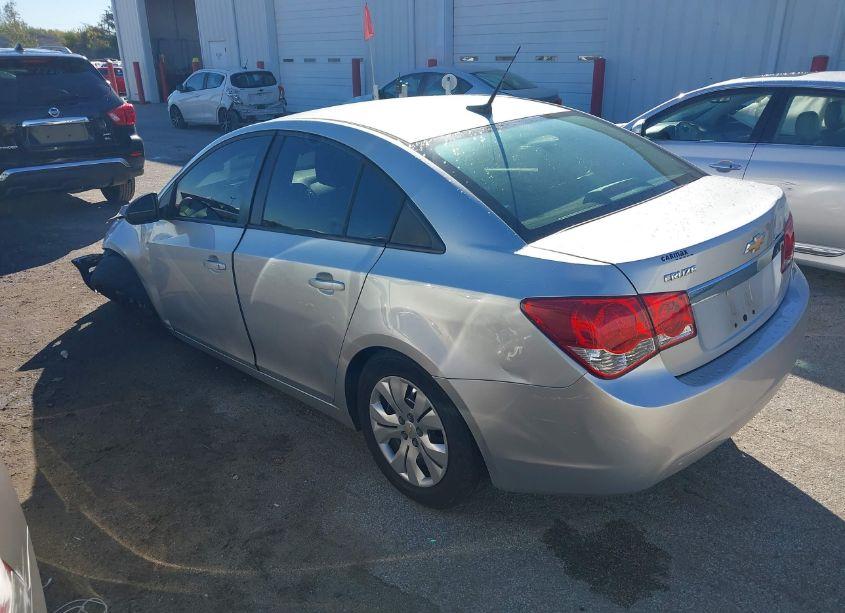 Photo 3 of 2014 Chevrolet Cruze LS AUTO (VIN 1G1PA5SH2E7165681)