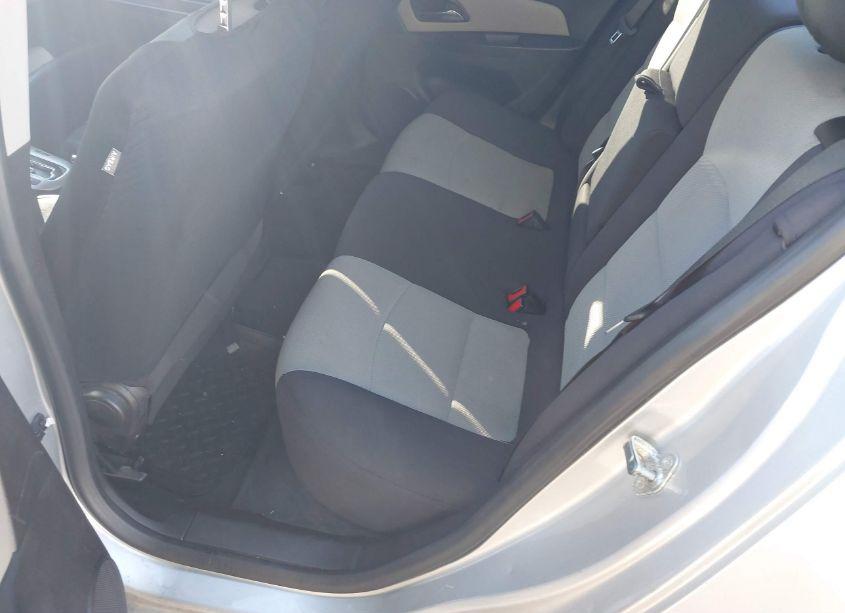 Photo 8 of 2014 Chevrolet Cruze LS AUTO (VIN 1G1PA5SH2E7165681)