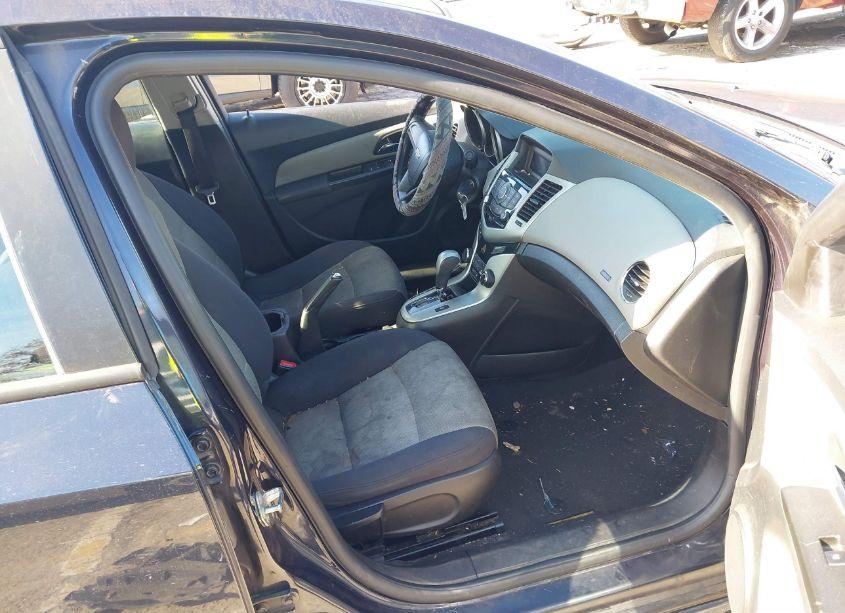 Photo 5 of 2014 Chevrolet Cruze LS AUTO (VIN 1G1PA5SH2E7180679)