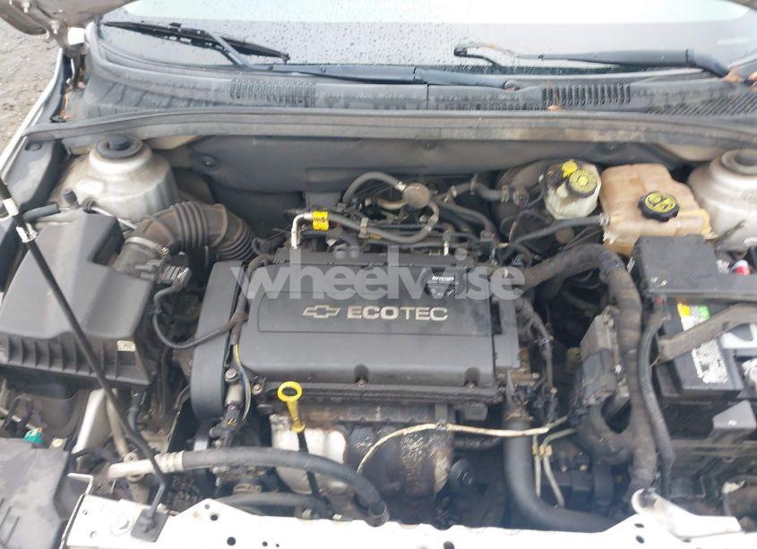 Photo 10 of 2014 Chevrolet Cruze LS AUTO (VIN 1G1PA5SH2E7183033)