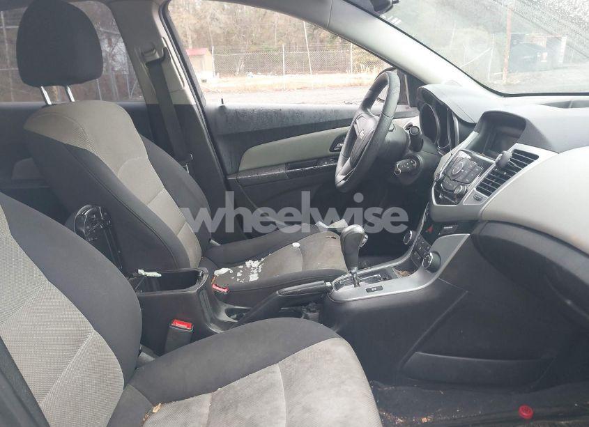 Photo 5 of 2014 Chevrolet Cruze LS AUTO (VIN 1G1PA5SH2E7183033)