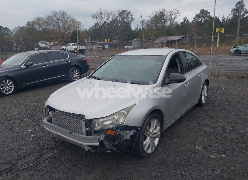 Photo 6 of 2014 Chevrolet Cruze LS AUTO (VIN 1G1PA5SH2E7183033)