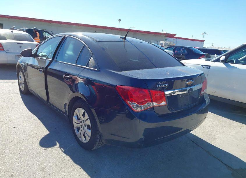 Photo 3 of 2014 Chevrolet Cruze LS AUTO (VIN 1G1PA5SH2E7185784)