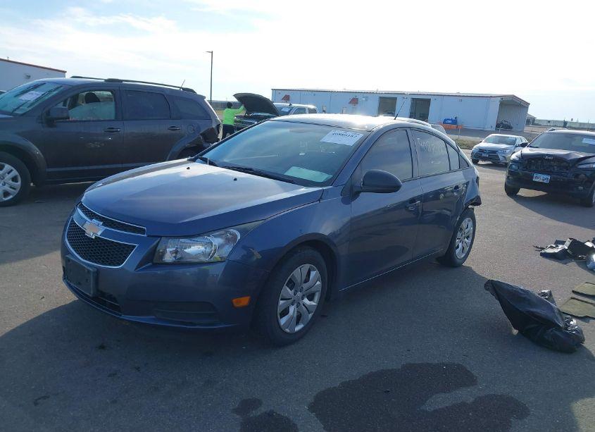 Photo 2 of 2014 Chevrolet Cruze LS AUTO (VIN 1G1PA5SH2E7213275)