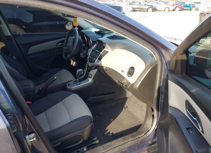 Photo 5 of 2014 Chevrolet Cruze LS AUTO (VIN 1G1PA5SH2E7213275)